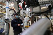 操業再開を加速させる新エネルギー車企業　新型肺炎対策下で切り開いた問題解決の道とは
