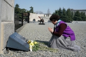 中国侵略日本軍南京大虐殺遭難同胞紀念館のボランティア吉川淳子さん.jpg