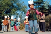 懐かしい気持ちにさせてくれる写真家・秋山亮二さんの写真集「中国の子供達」