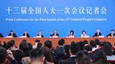 李克強総理が国内外の記者と会見