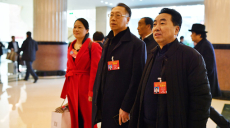 全人代代表の第一陣が北京に到着