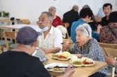 中国では大部分の高齢者が在宅介護を選択.jpg